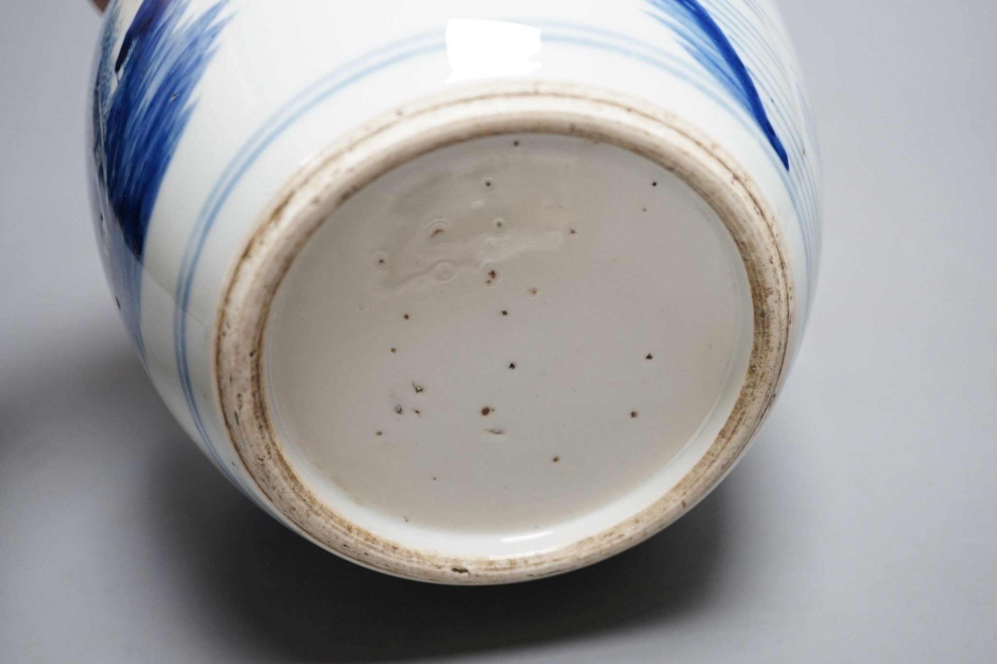 An 18th century Chinese blue and white ginger jar, 18cm